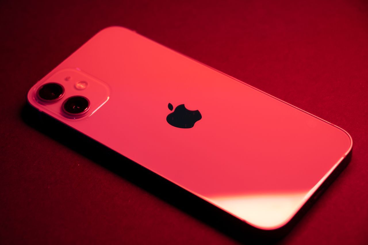 iPhone z bazaru: jak nakoupit bezpečně a nenaletět